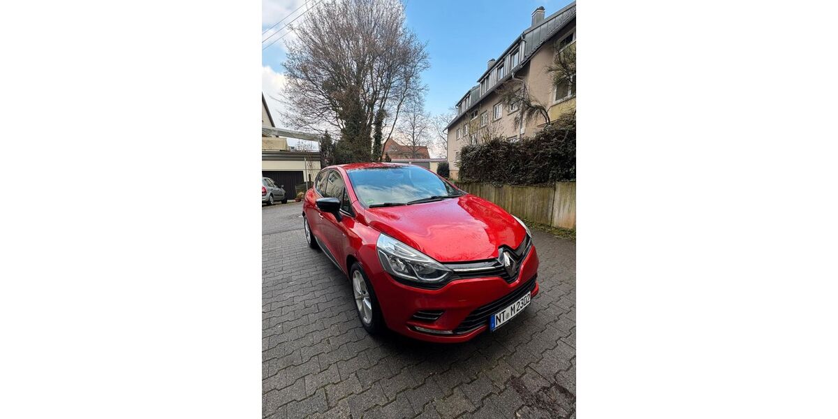 Renault Clio 143.000 km 5.890 &euro; Esslingen 73734