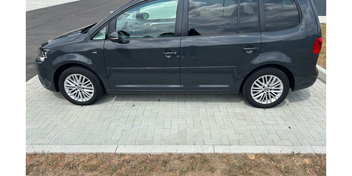 VW Touran 134.000 km 15.995 &euro; Dillenburg 35684