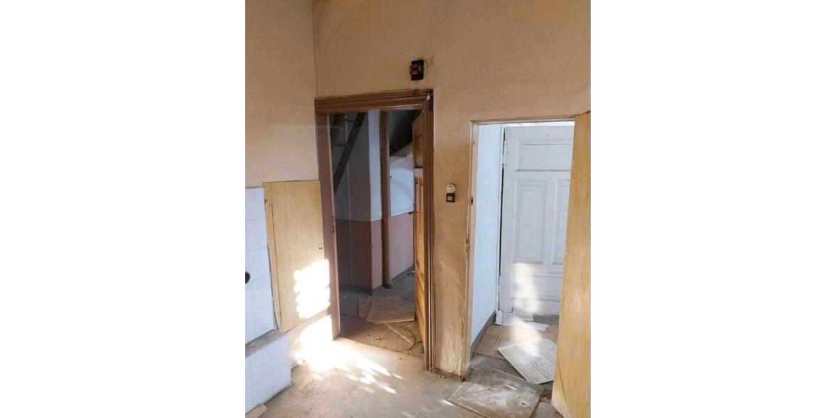 Mehrfamilienhaus, Wohnhaus Burg - 10 Zimmer, 212 m&sup2;, 60.000&euro; | Angebot:26512029