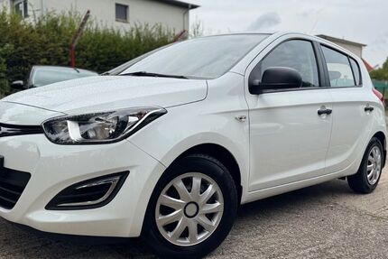 Hyundai i20 68.000 km 6.900 &euro; Berlin 12355