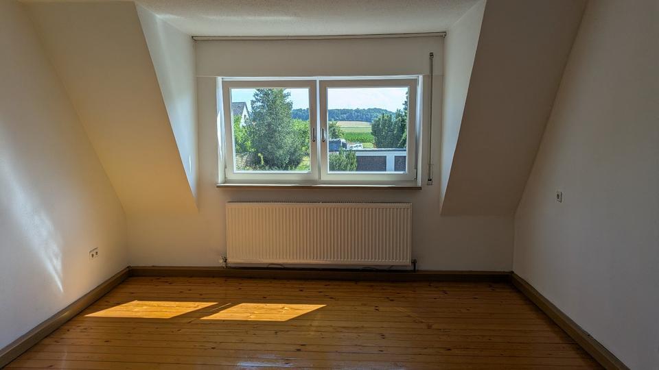 Älteres Einfamilienhaus mit Doppelgarage in Karlskron zur Miete