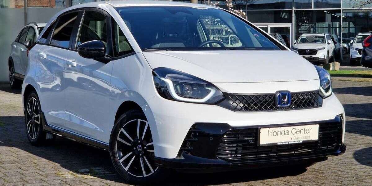 Honda Jazz 2.800 km 24.480 &euro; Düsseldorf 40233