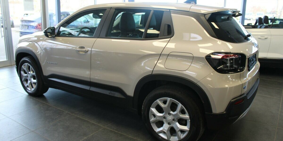 Jeep Avenger Altitude 29.878 km 22.980 € Euskirchen 53881