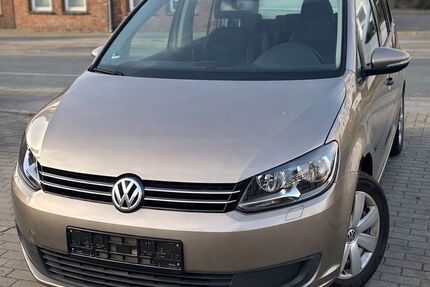 VW Touran 206.478 km 5.490 &euro; Kiel 24159