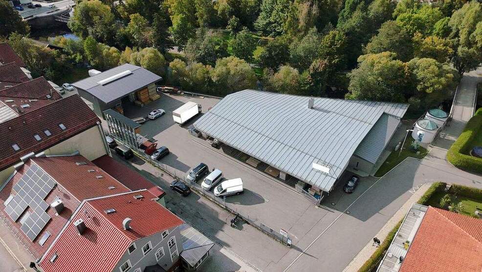 Großzügige Gewerbeimmobilie im Zentrum von Regen zimmer