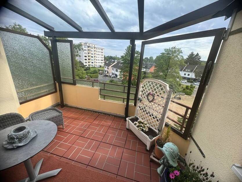 4,5-Zi.-Eigentumswohnung mit gr. Balkon und Pkw-Außenstellplatz in Bad Schwartau (Mühlenteich)