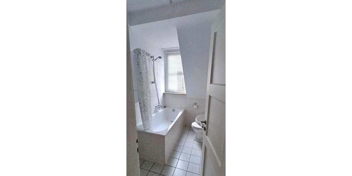 Dachgeschoßwohnung Bochum Wiemelhausen - 2.5 Zimmer, 44 m&sup2;, 462&euro; | Angebot:24890861
