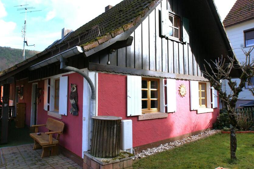 Uriges möbliertes Fachwerkhaus zu vermieten (oder zu verkaufen)