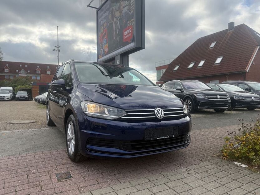 VW Touran 126.389 km 14.890 € Stade 21680