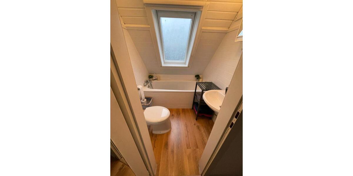 Dachgeschoßwohnung Norderstedt Garstedt - 2 Zimmer, 50 m&sup2;, 1.200&euro; | Angebot:26400088