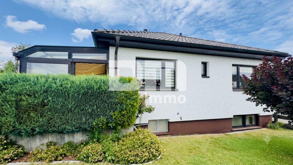 Solider Familien-Bungalow mit großem Potenzial in ruhiger Lage mit Wintergarten und Garage - Bungalow Calden | Angebot:26974963