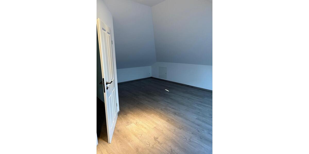 Bungalow Langerwehe - 5 Zimmer, 200 m&sup2;, 1.750&euro; | Angebot:26045403