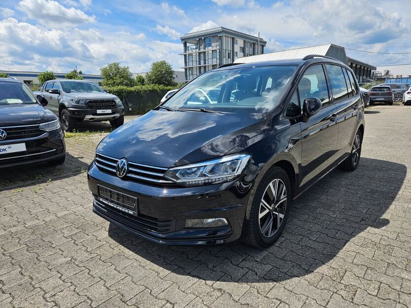 VW Touran 65.892 km 32.999 € Rosenheim 83026