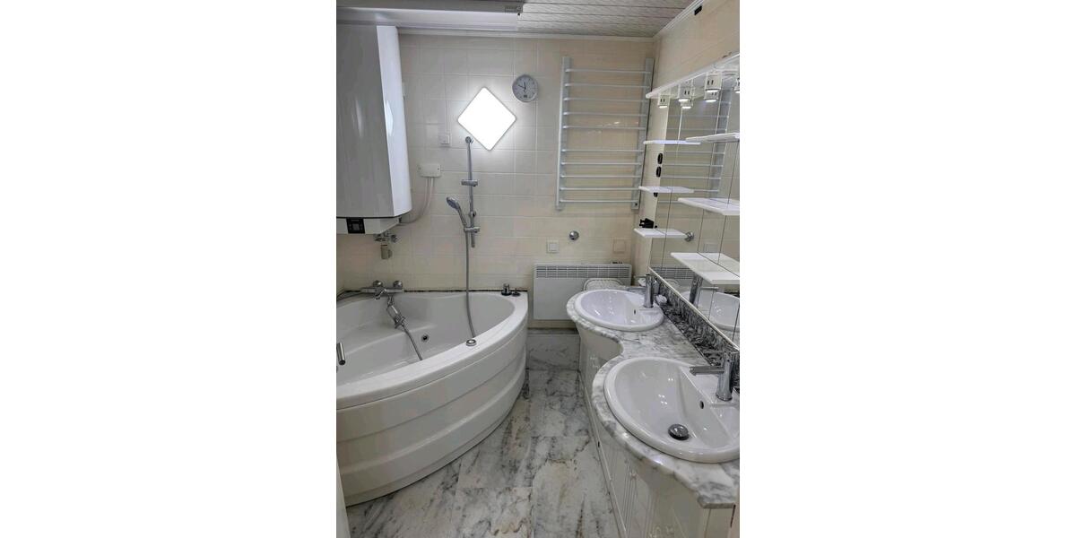 Helle 3,5 Zimmer-Wohnung mit Balkon und Stellplatz in Marbach a.N 3.5 zimmer