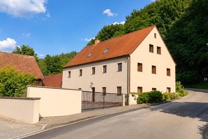 Haus Thalmässing - 10 Zimmer, 200 m&sup2;, 390.000&euro; | Angebot:26975377