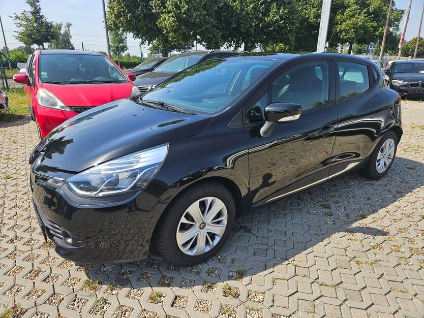 Renault Clio 90.000 km 6.499 € Berlin 12439
