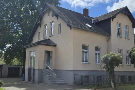 Hinweis: Bitte haben Sie Verständniss dafür, dass wir nur vollständige, schriftliche Anfragen per E-mail, Fax, Brief mit Angaben Ihrer Anschrift und Telefonnummer beantworten können!... zimmer