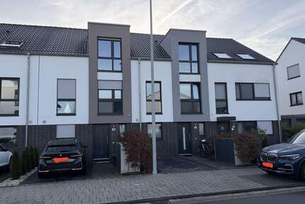 Haus Wesseling Keldenich - 4 Zimmer, 150 m&sup2;, 1.900&euro; | Angebot:24636511