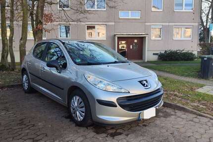 Peugeot 207 140.000 km 2.800 &euro; Fritzlar 34560