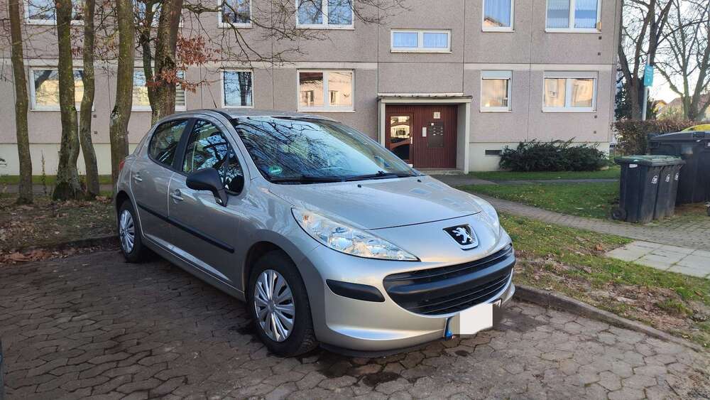 Peugeot 207 140.000 km 2.800 &euro; Fritzlar 34560