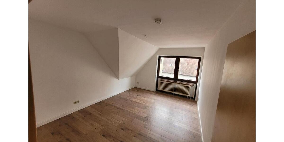 Etagenwohnung Tauberbischofsheim - 4 Zimmer, 112 m&sup2;, 950&euro; | Angebot:26440296