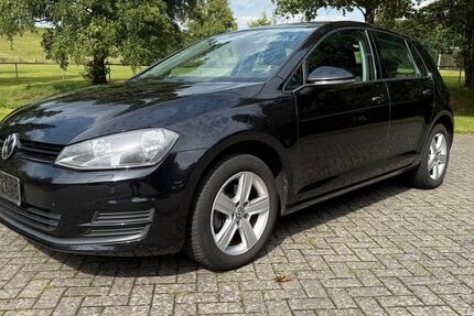 VW Golf 146.000 km 8.300 &euro; Kircheib 57635