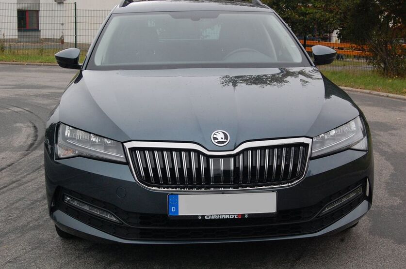 Skoda Superb 48.500 km 22.200 € Neuhaus am Rennweg 98724