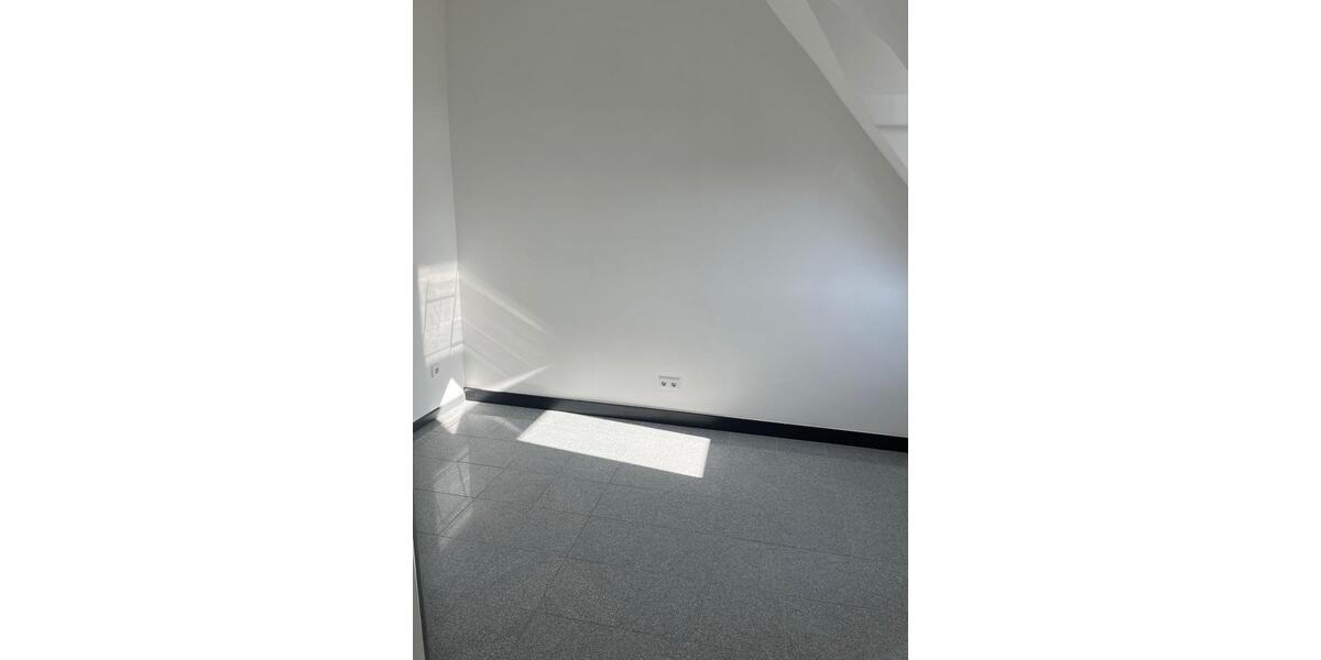 Dachgeschoßwohnung Erwitte - 3 Zimmer, 124 m&sup2;, 1.158&euro; | Angebot:25871322