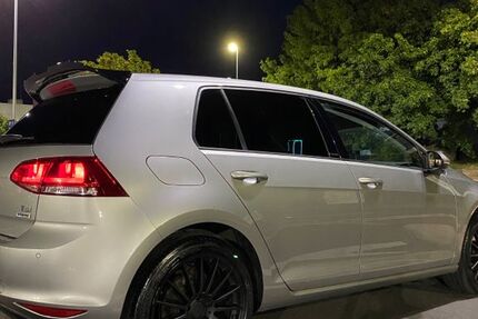VW Golf 136.500 km 9.500 &euro; Kassel 34125