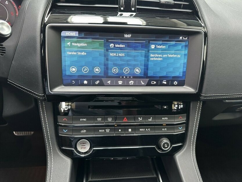 F-Pace 3,0 D AWD R-Sport +AHK+Panorama+Navi+Kamera