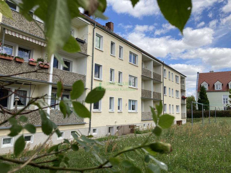 Herrlich Leben auf dem Lande! 2-Raum-Wohnung mit Balkon in 02627 Wurschen zu vermieten.