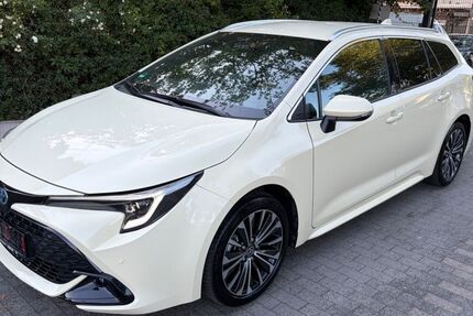Toyota Corolla 4.900 km 33.999 &euro; Berlin 13581