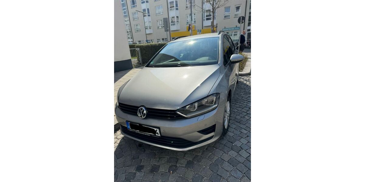 VW Golf Sportsvan 49.000 km 10.800 &euro; München 80636