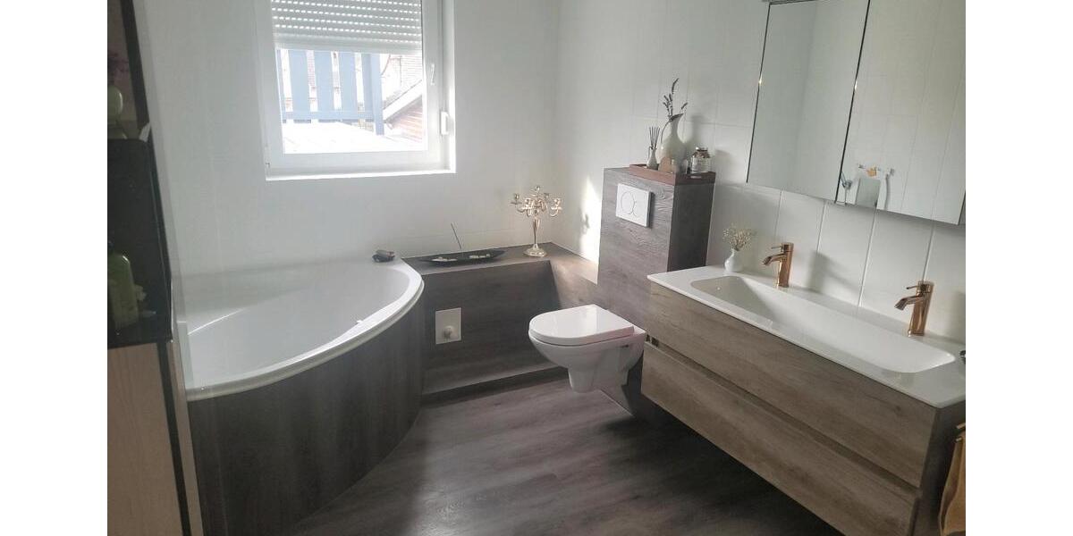 Dachgeschoßwohnung Ihlow - 2 Zimmer, 70 m&sup2;, 800&euro; | Angebot:25405113