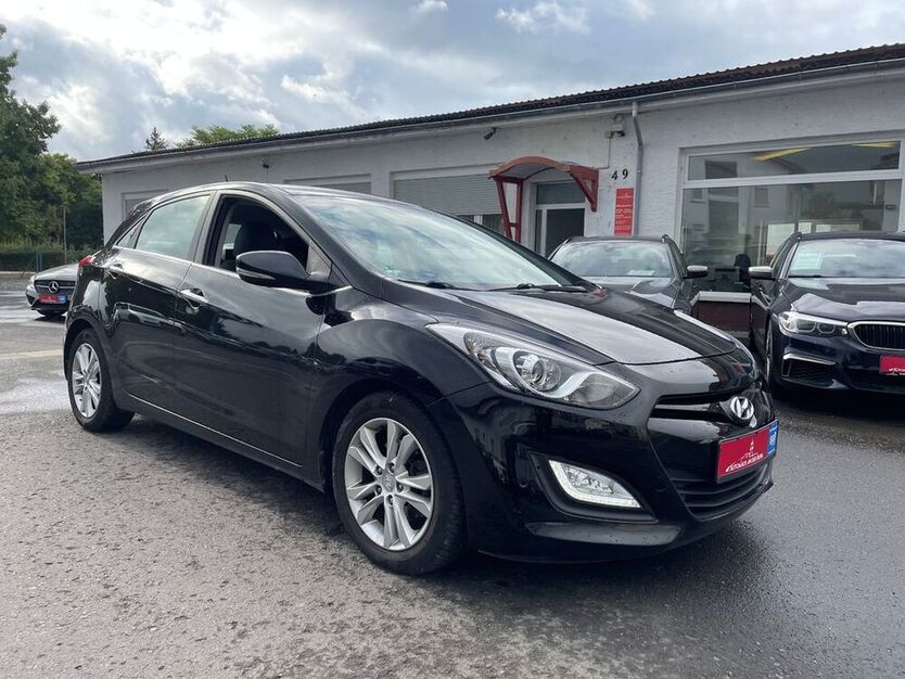i30