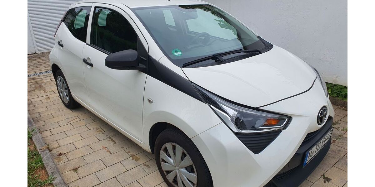 Toyota Aygo (X) 114.000 km 6.500 &euro; München 81735