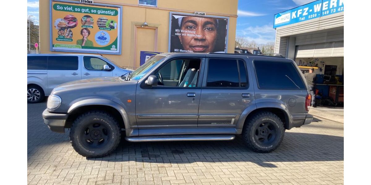Ford Explorer 179.521 km 4.999 &euro; Gelsenkirchen 45899