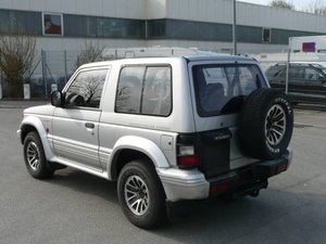 Mitsubishi Pajero 2.5 TD GLS 182.000 km 6.900 &euro; Nürtingen 72622