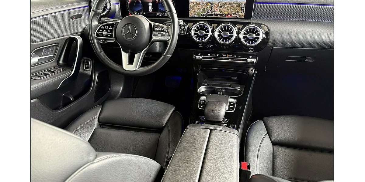 Mercedes-Benz CLA 200 d Limo LED Kamera Leder Assist. Ambient 215.000 km 19.499 &euro; Stade 21682