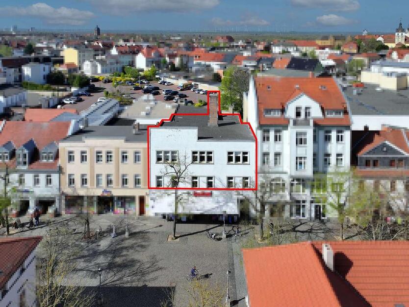 Zu Vermieten: Büroräume Praxisräume in Bernburg Zentrum -ca. 390m² , auch geschossweise zu mieten