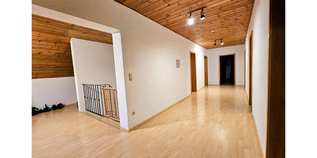 Einfamilienhaus Twistetal - 9 Zimmer, 306 m&sup2;, 338.000&euro; | Angebot:27022248