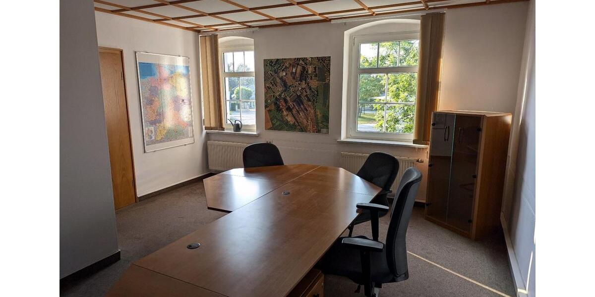 Einfamilienhaus Gröditz - 8 Zimmer, 419 m&sup2;, 160.000&euro; | Angebot:17486069