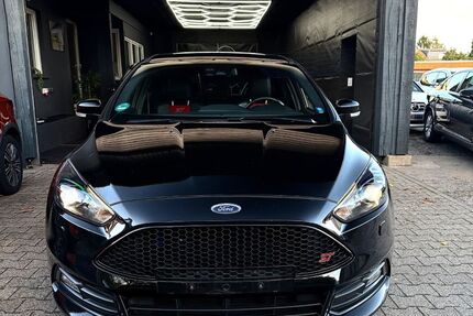 Ford Focus 90.000 km 16.490 &euro; Schwetzingen 68723