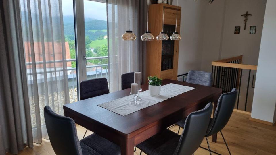 Einfamilienhaus Viechtach - 2 Zimmer, 96 m&sup2;, 1.100&euro; | Angebot:25058095