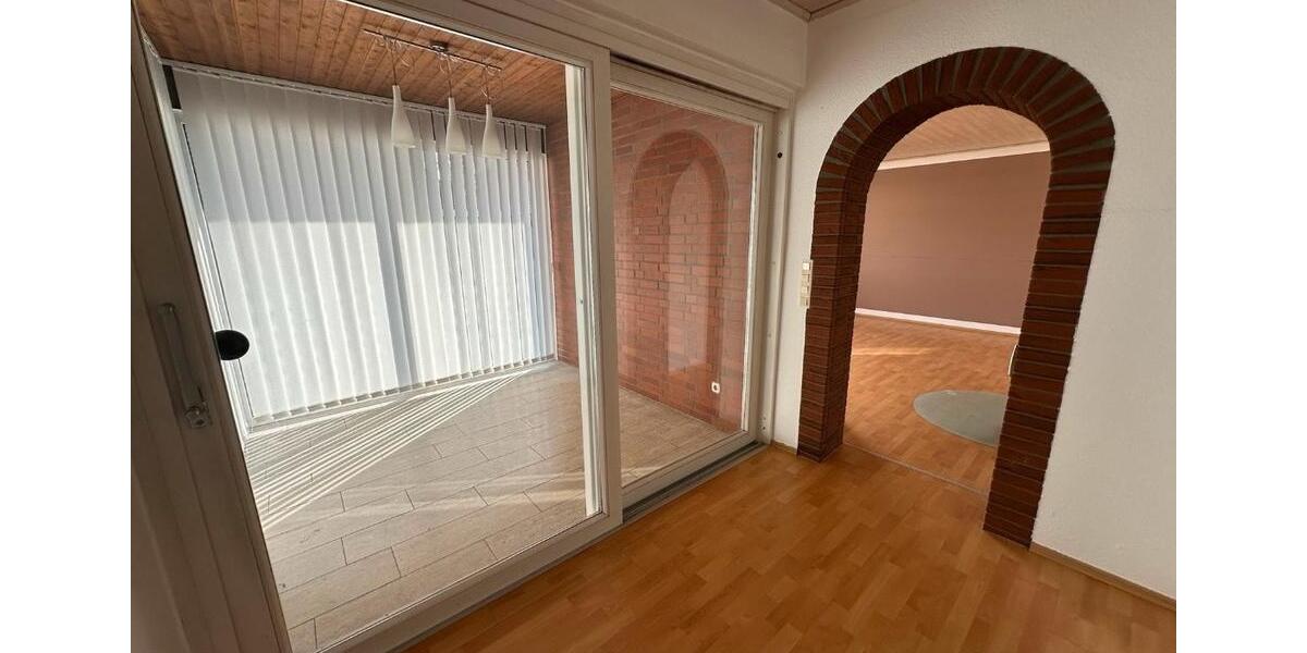 Einfamilienhaus Isenbüttel - 7 Zimmer, 195 m&sup2;, 399.900&euro; | Angebot:24757378