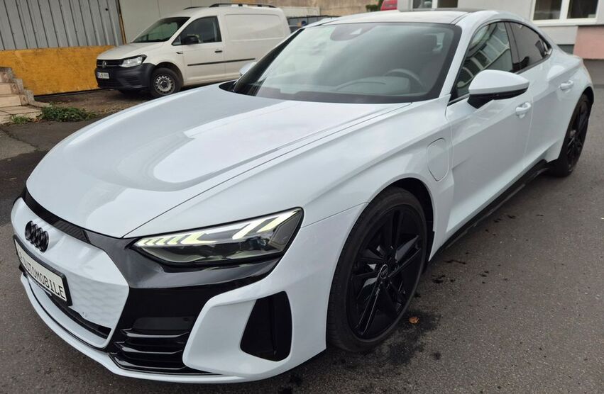 Audi e-tron GT 8.000 km 59.990 € Braunschweig 38112
