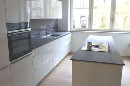 Wohnung zum Mieten in Frankfurt 3.490 € 140 m² 3 zimmer