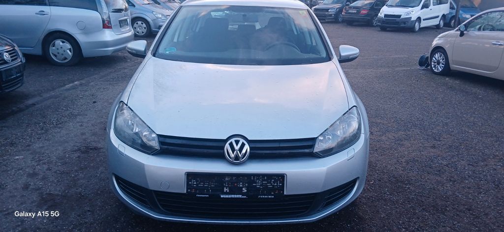 VW Golf 268.000 km 3.100 &euro; FREIBURG 79114