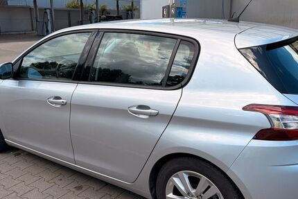 Peugeot 308 146.000 km 4.500 &euro; Essen 45307