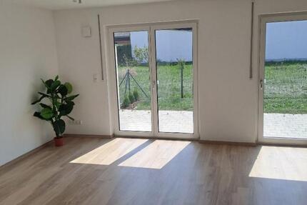 Neuwertige Doppelhaushälfte in der Nähe von Straubing 5 zimmer